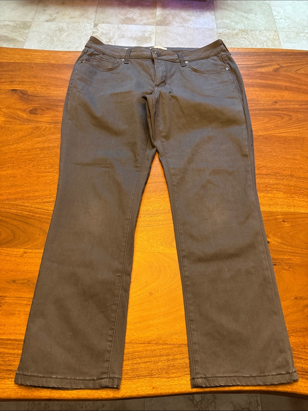 Women’s Grey Straight-Leg Jeans